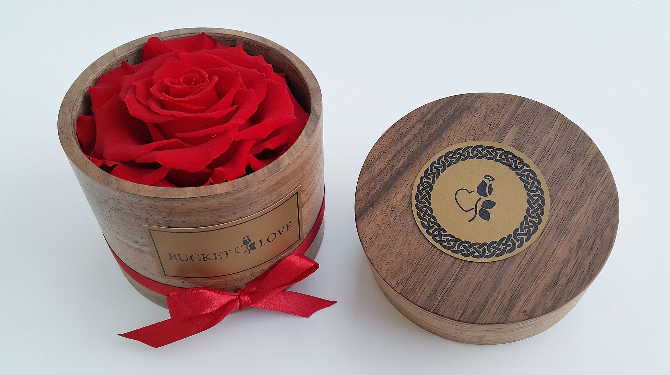 Bucket of Love Dostava cveća u Srbiji, Sloveniji i delu Evrope.