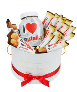 nutela čokoladne dobrote postavljene v belem vedru bucket of love