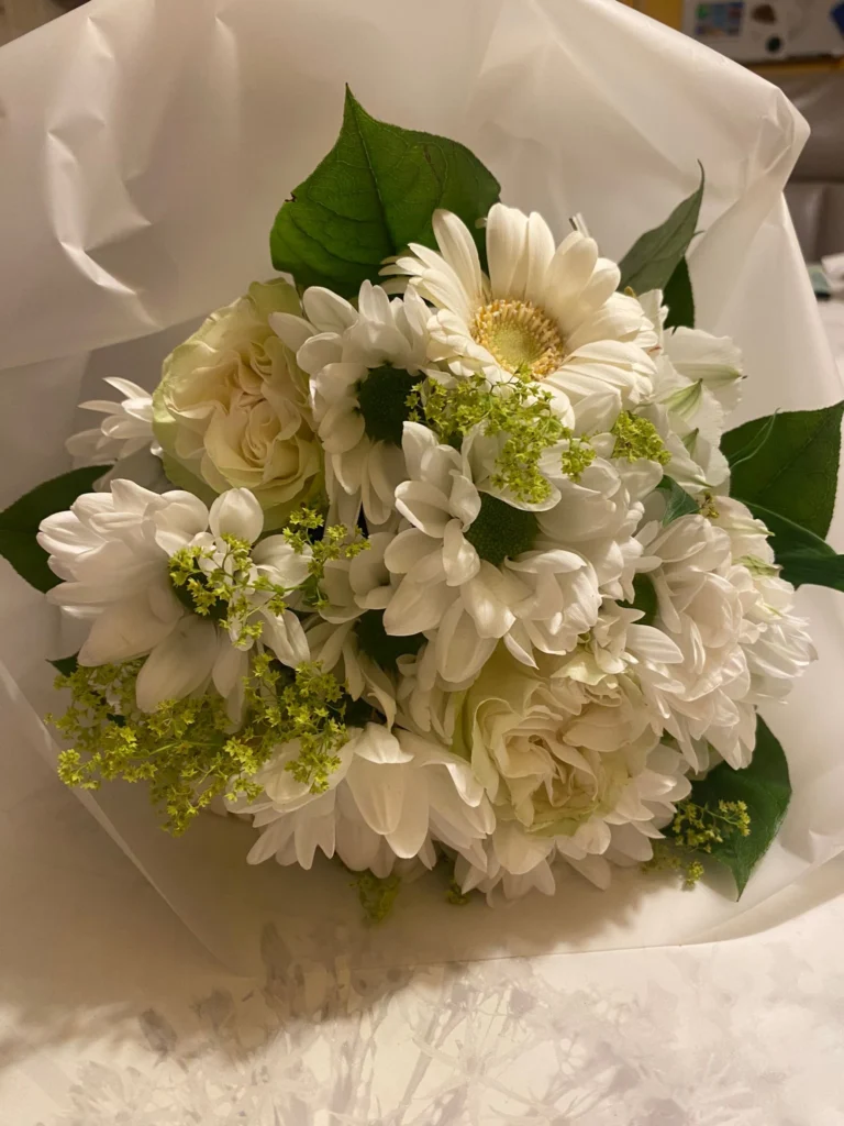 Trauerblumen, die Sharna J. bestellt hat
